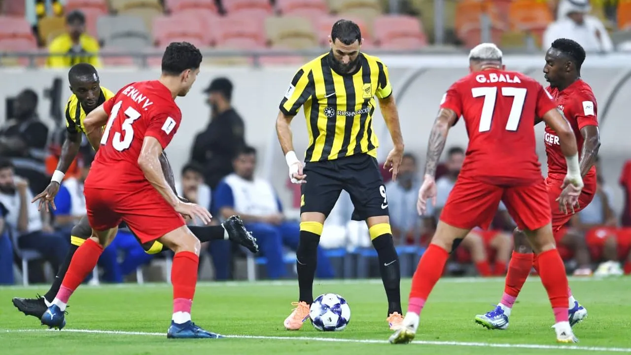 شباب الأهلي يوجه ضربة موجعة لاتحاد جدة ويزيد أزمته في آسيا
